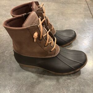 Sperry Women's Black and Tan Winter Boots